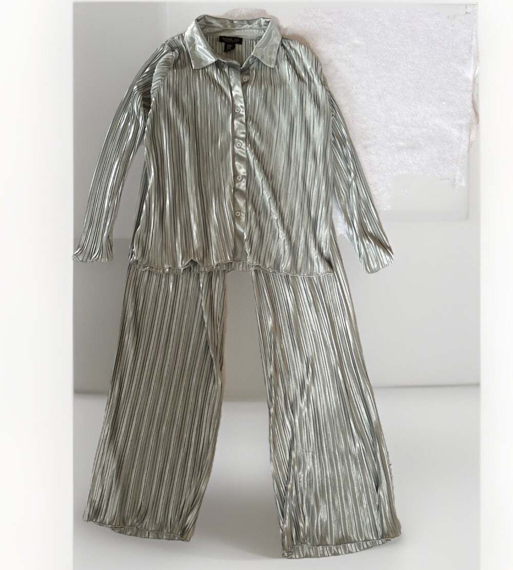 RACHEL ZOE Plisse Silver Gray Long Sleeve Button Womens Sz M Loungewear Comfort